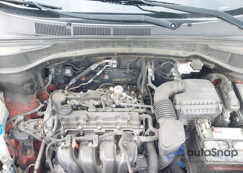 2015 Hyundai Santa Fe Sport 2.4L z USA, uszkodzony, nr VIN 5XYZU3LB5FG283637